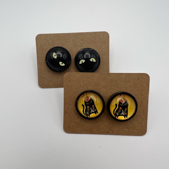 Classic Round Cat Stud Earrings - Stylish Boho Cat Lover Stud Earrings - Picture 8 of 11